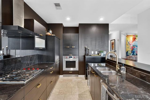 4545 Lindell Boulevard 29, St Louis, MO 63108