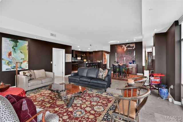 4545 Lindell Boulevard 29, St Louis, MO 63108