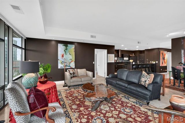 4545 Lindell Boulevard 29, St Louis, MO 63108
