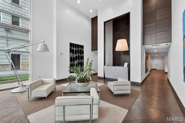 4545 Lindell Boulevard 29, St Louis, MO 63108