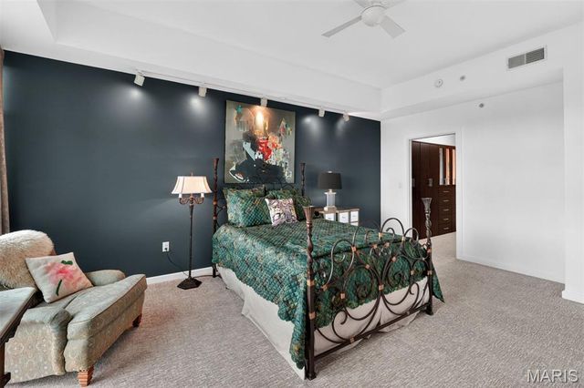 4545 Lindell Boulevard 29, St Louis, MO 63108