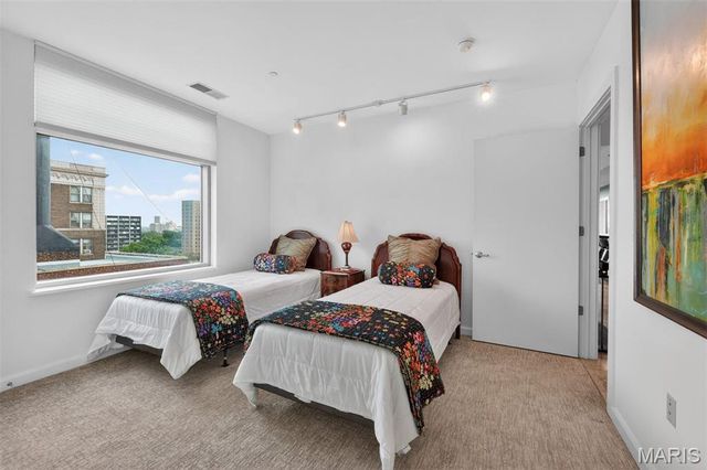 4545 Lindell Boulevard 29, St Louis, MO 63108