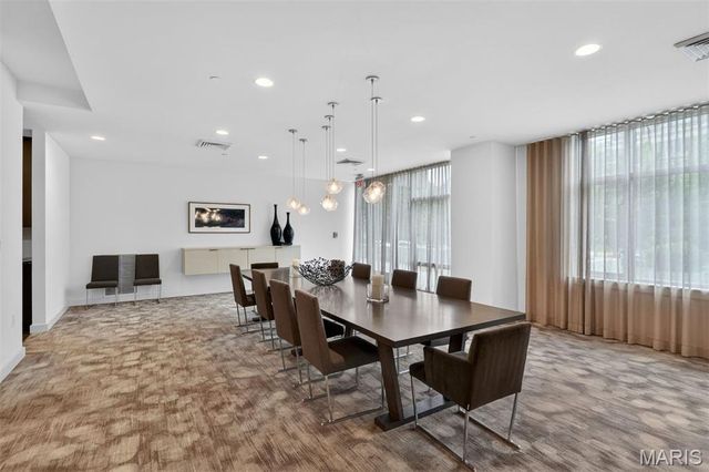 4545 Lindell Boulevard 29, St Louis, MO 63108