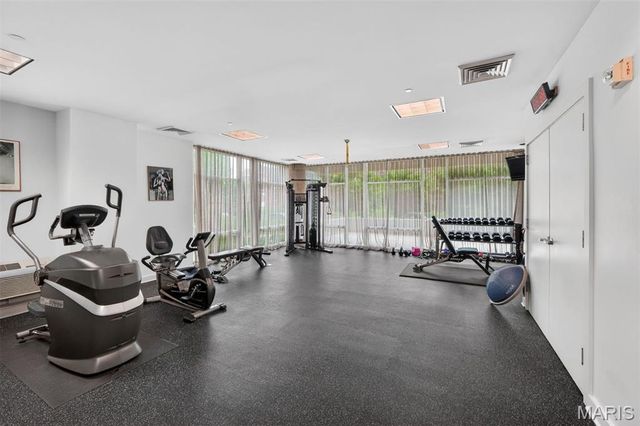 4545 Lindell Boulevard 29, St Louis, MO 63108