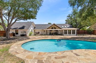 1616 Continental Dr W, Pleasanton, TX 78064