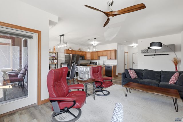 4003 FAIRWAY HILLS DR, Rapid City, SD 57702