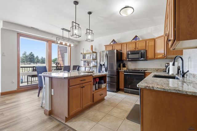 4003 FAIRWAY HILLS DR, Rapid City, SD 57702