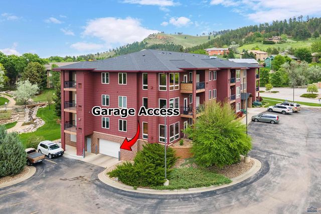 4003 FAIRWAY HILLS DR, Rapid City, SD 57702