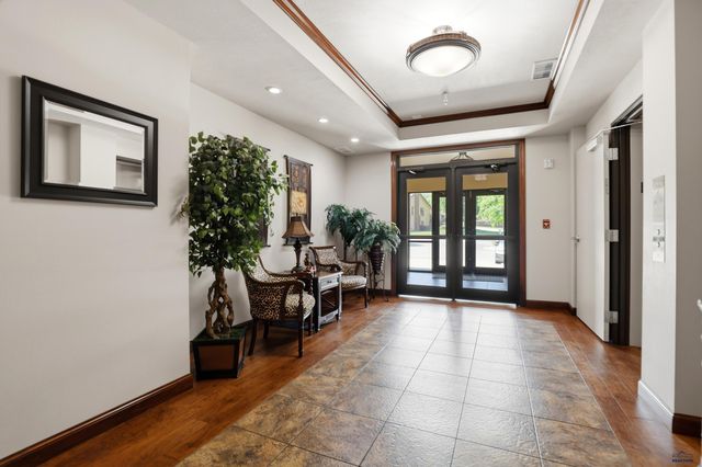 4003 FAIRWAY HILLS DR, Rapid City, SD 57702