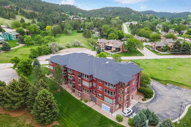 4003 FAIRWAY HILLS DR, Rapid City, SD 57702