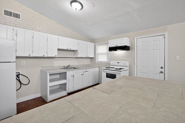 1568 GOWAN DR, Memphis, TN 38127