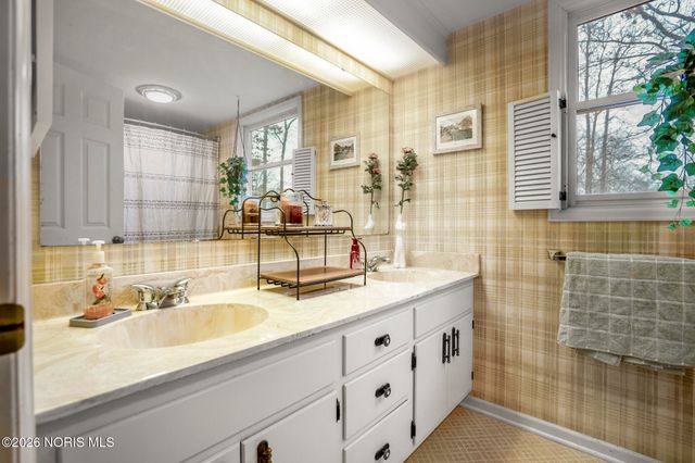 4618 Weldwood Lane, Sylvania, OH 43560