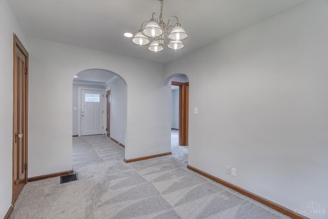 6435 Graceland Avenue, Golf Manor, OH 45237