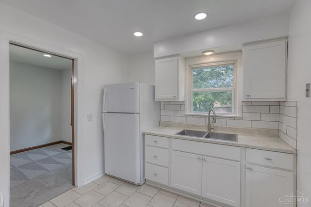 6435 Graceland Avenue, Golf Manor, OH 45237