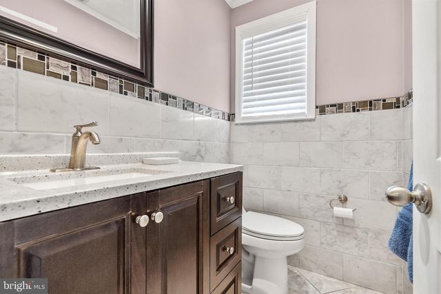 1525 SQUIRE LN, Cherry Hill, NJ 08003