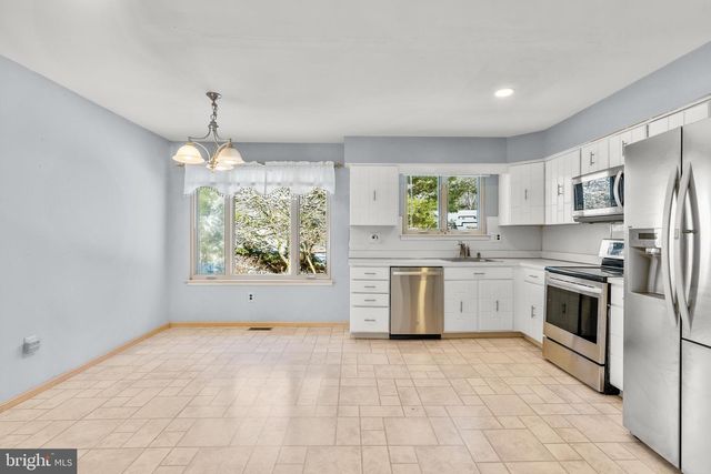 1525 SQUIRE LN, Cherry Hill, NJ 08003