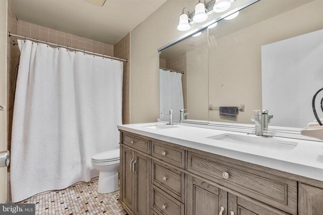 1525 SQUIRE LN, Cherry Hill, NJ 08003