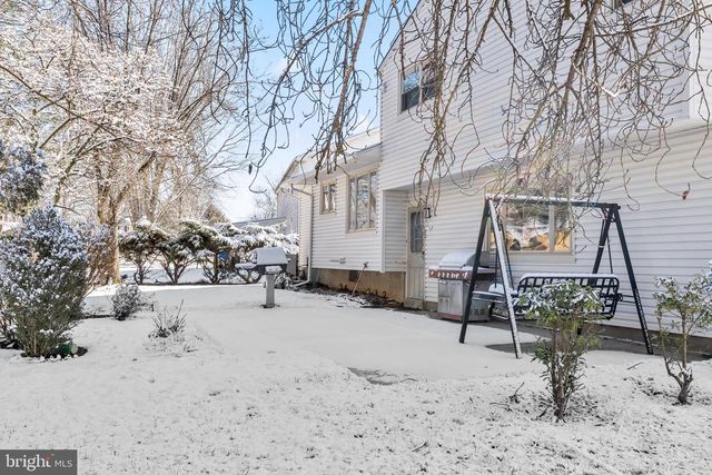 1525 SQUIRE LN, Cherry Hill, NJ 08003