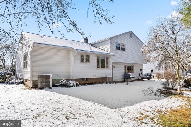 1525 SQUIRE LN, Cherry Hill, NJ 08003