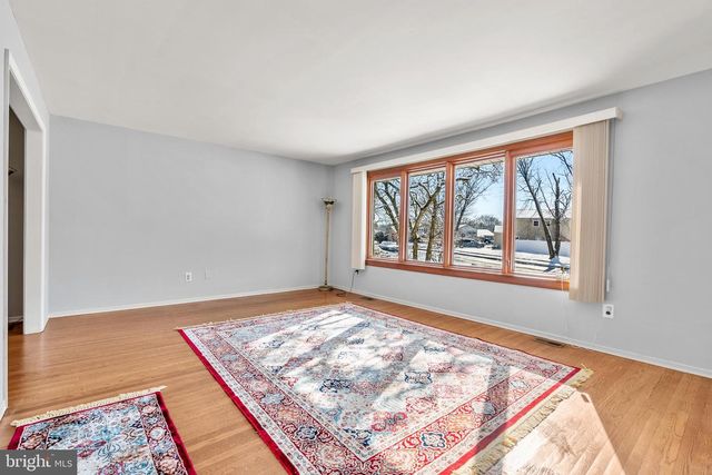 1525 SQUIRE LN, Cherry Hill, NJ 08003