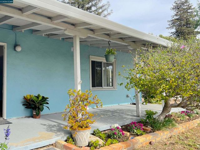 2340 Ranchito Dr, Concord, CA 94520