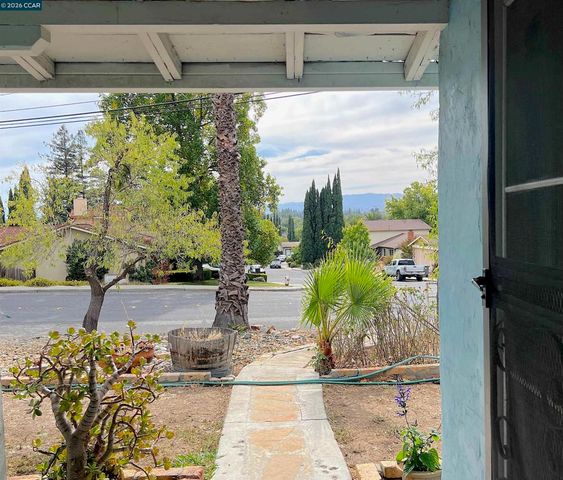 2340 Ranchito Dr, Concord, CA 94520