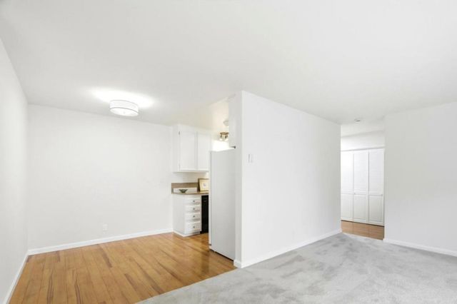 150 W Edith Avenue 13, Los Altos, CA 94022