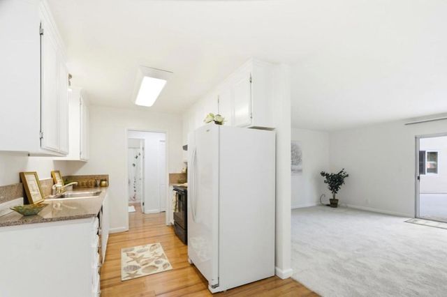 150 W Edith Avenue 13, Los Altos, CA 94022