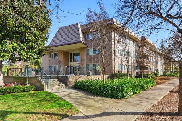 150 W Edith Avenue 13, Los Altos, CA 94022