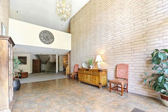 150 W Edith Avenue 13, Los Altos, CA 94022