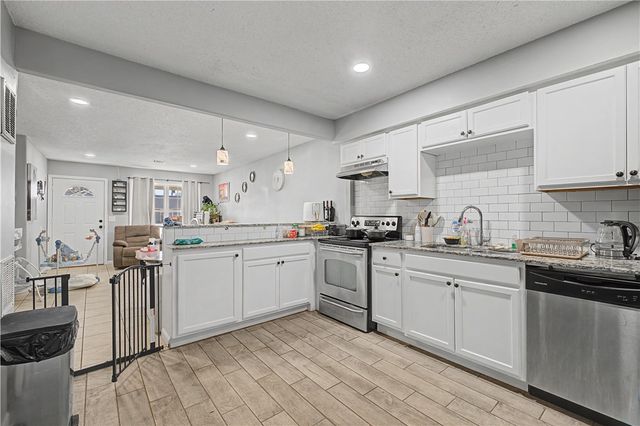 903, 905, 907 W Banz Road, Rogers, AR 72758