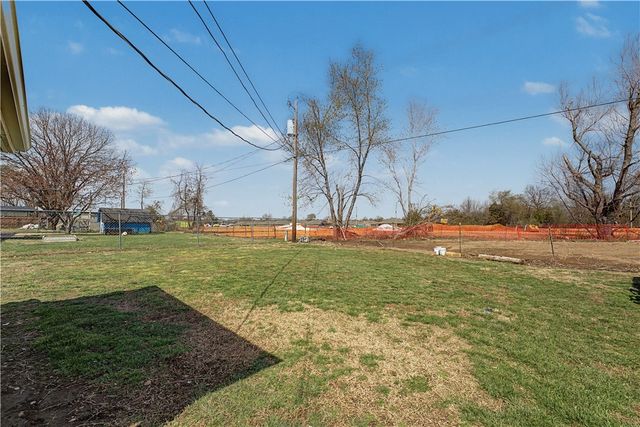 903, 905, 907 W Banz Road, Rogers, AR 72758