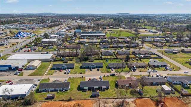 903, 905, 907 W Banz Road, Rogers, AR 72758