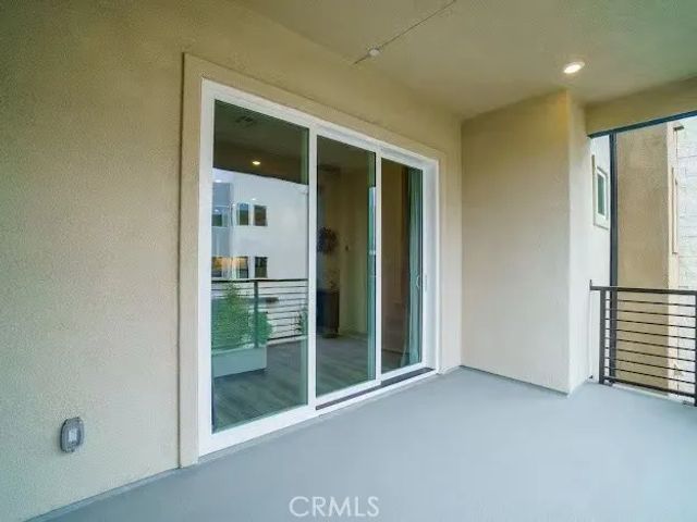 352 Tank, Irvine, CA 92618