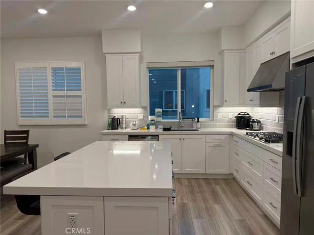 352 Tank, Irvine, CA 92618