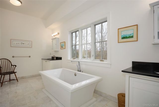 528 Eagle Valley Road, Tuxedo Park, NY 10987