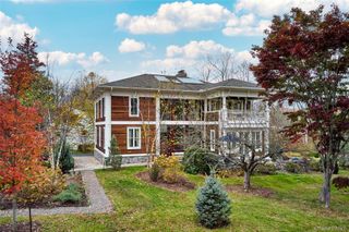 528 Eagle Valley Road, Tuxedo Park, NY 10987