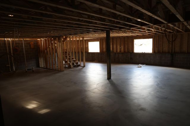 33006 Hilary Circle, Cambridge, MN 55008