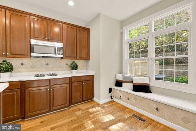 2170 21ST CT N, Arlington, VA 22201