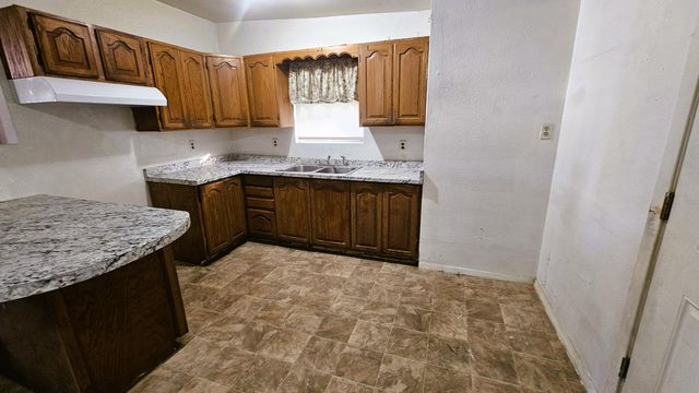 11693 Fort Worth Street, Carlsbad, TX 76934