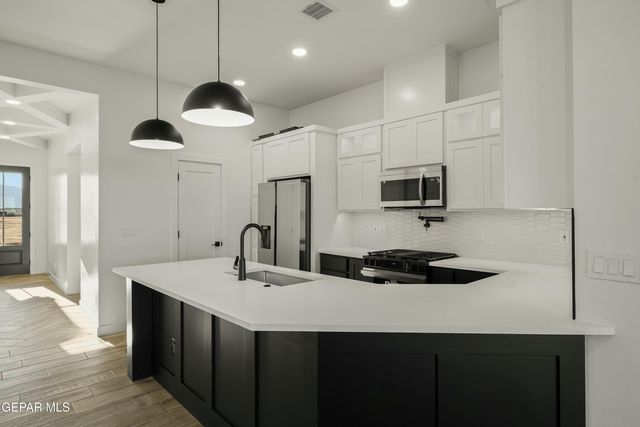 13912 Carolina Ponce Avenue, Horizon City, TX 79928