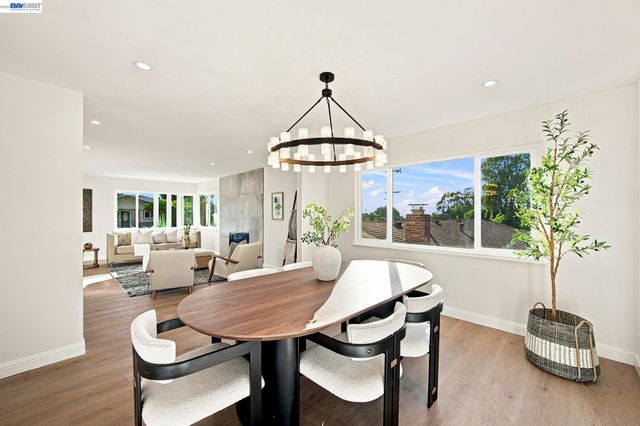 2500 Lancaster Ct, Hayward, CA 94542