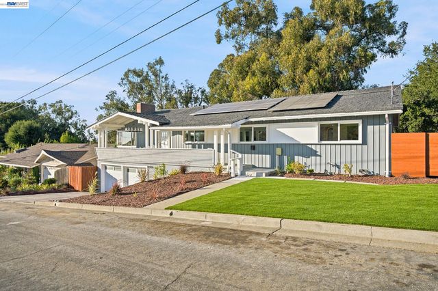 2500 Lancaster Ct, Hayward, CA 94542