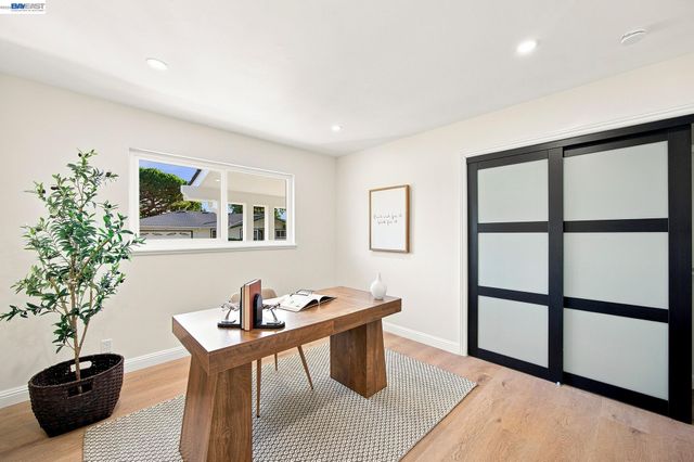 2500 Lancaster Ct, Hayward, CA 94542
