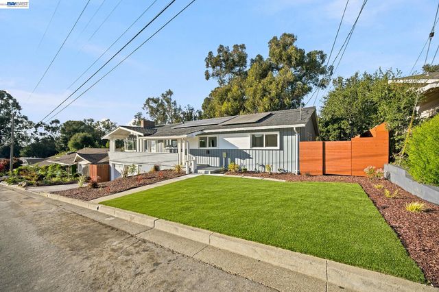 2500 Lancaster Ct, Hayward, CA 94542