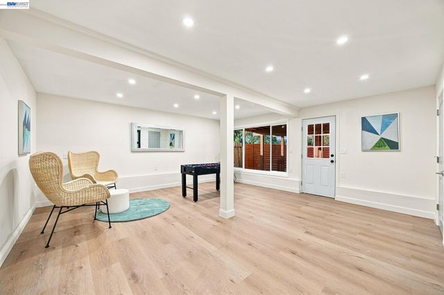 2500 Lancaster Ct, Hayward, CA 94542