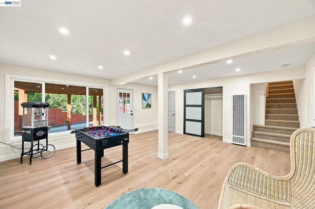 2500 Lancaster Ct, Hayward, CA 94542