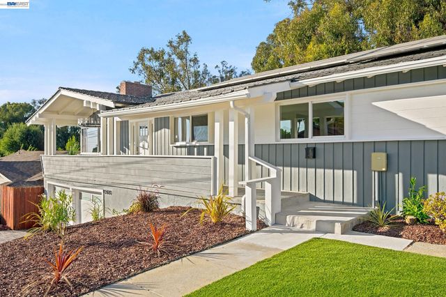 2500 Lancaster Ct, Hayward, CA 94542