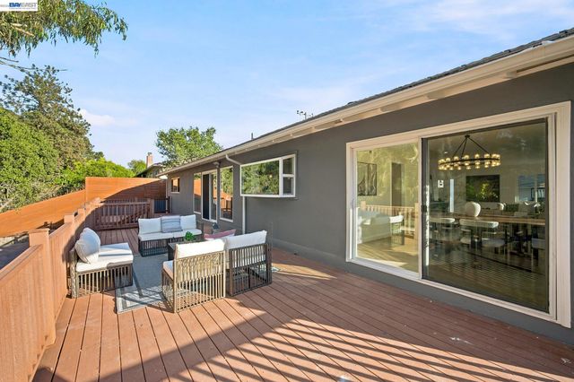 2500 Lancaster Ct, Hayward, CA 94542