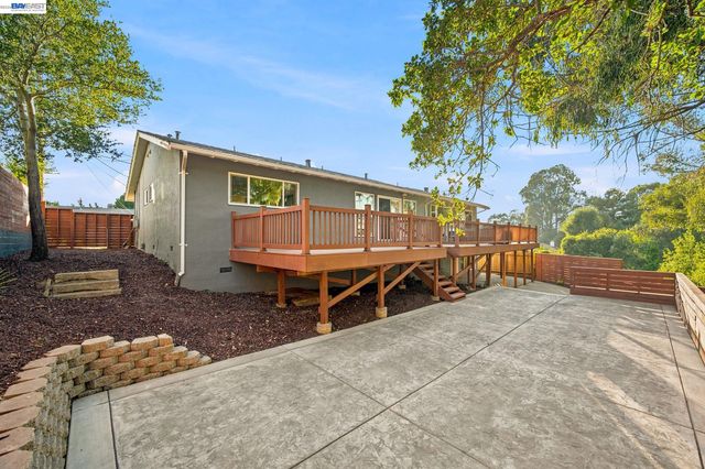 2500 Lancaster Ct, Hayward, CA 94542